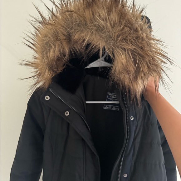 Abercrombie & Fitch black puffer jacket size small - Picture 3 of 3
